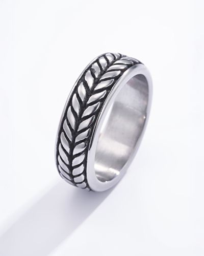 Edelstahl Ring mit geflochtenem Rope-Design